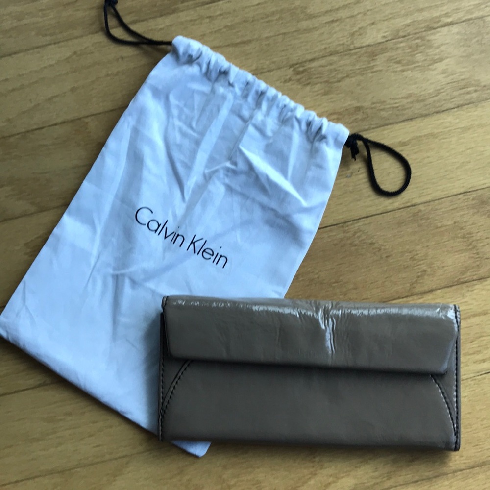 CALVIN KLEIN Patent Leather Envelope Wallet